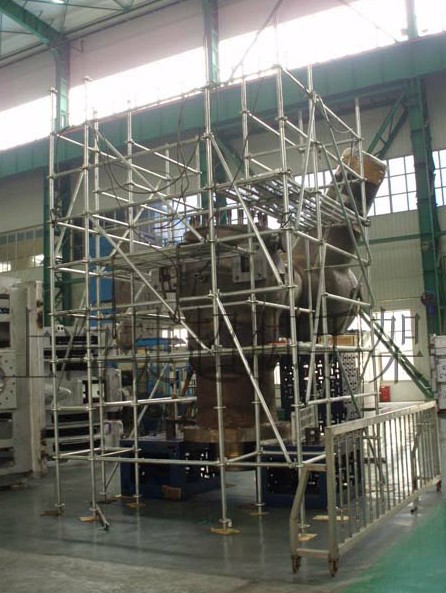 高xiao移動腳手架，步步不易招招兇險