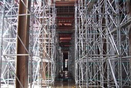 默默無聞的奉獻者:地鐵腳手架